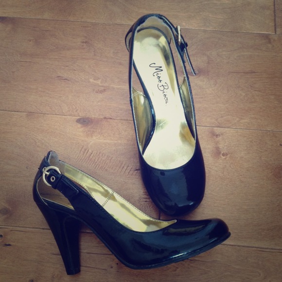 Black heels - Picture 1 of 4