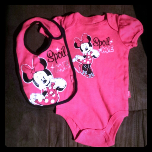 Baby girl minnie mouse onesies with a bib