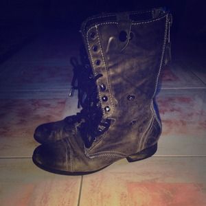 Steve Madden combat boots (size 7.5)