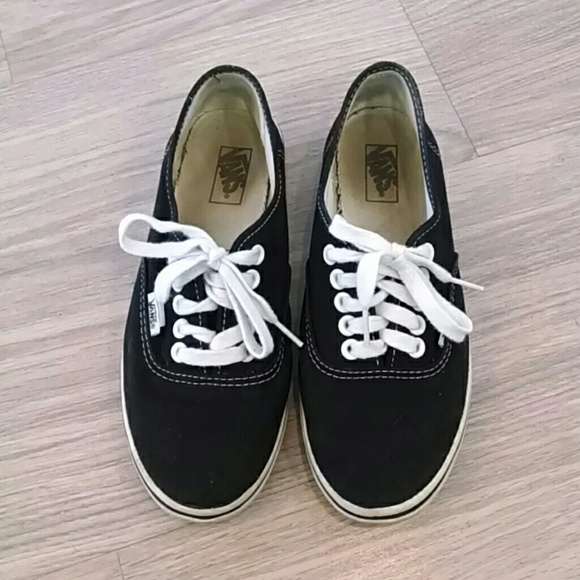 Black lo pro vans