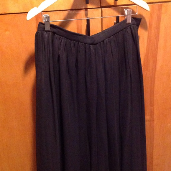 Black skirt - Picture 2 of 3