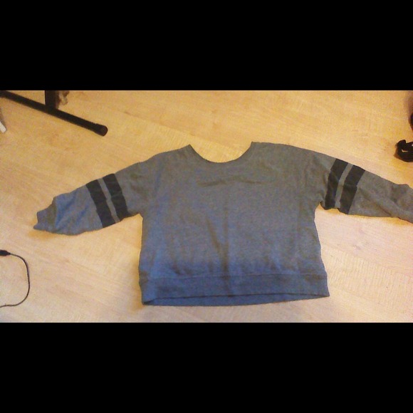 Crop top sweater