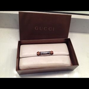 Authentic white leather Gucci wallet!