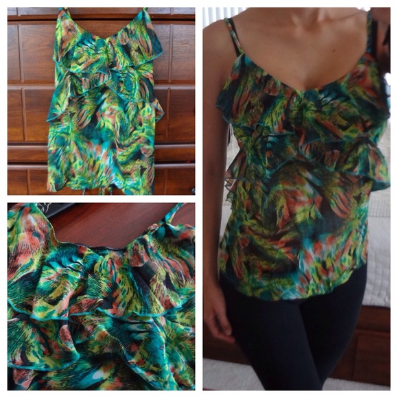 Tops - Vibrant colorful peacock ruffled top
