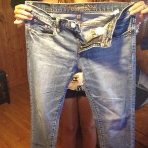 Guys 32x30 American Eagle Jeans.