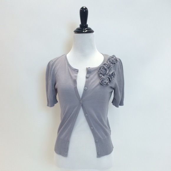 Forever 21 Sweaters - SOLD IN BUNDLE // Gray short sleeve cardigan