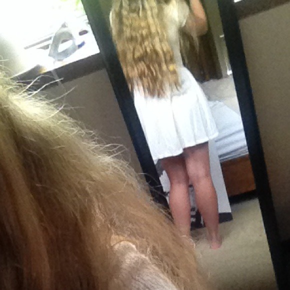 TRADED Brandy Melville white dress - Picture 2 of 3