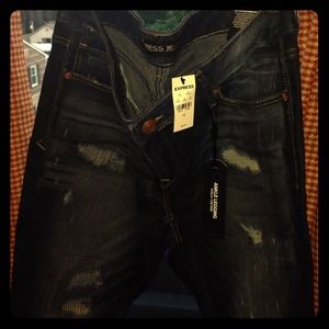 Distressed  ankle jeans