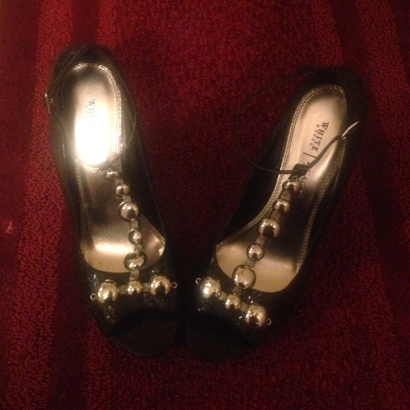 White House black market wedges only worn once!