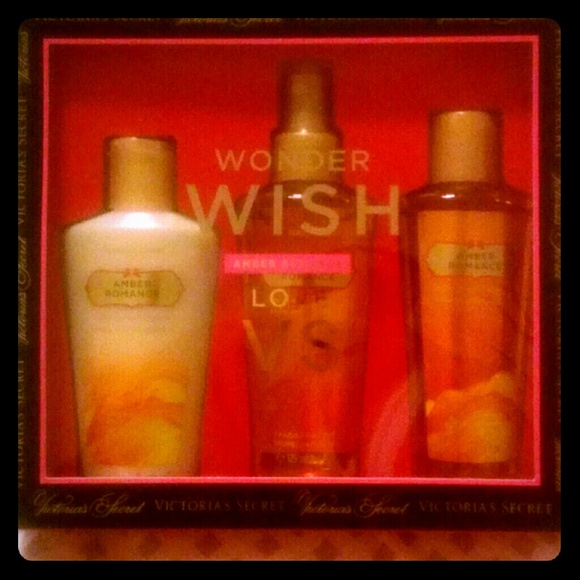 Victoria secret Amber Romance gift set