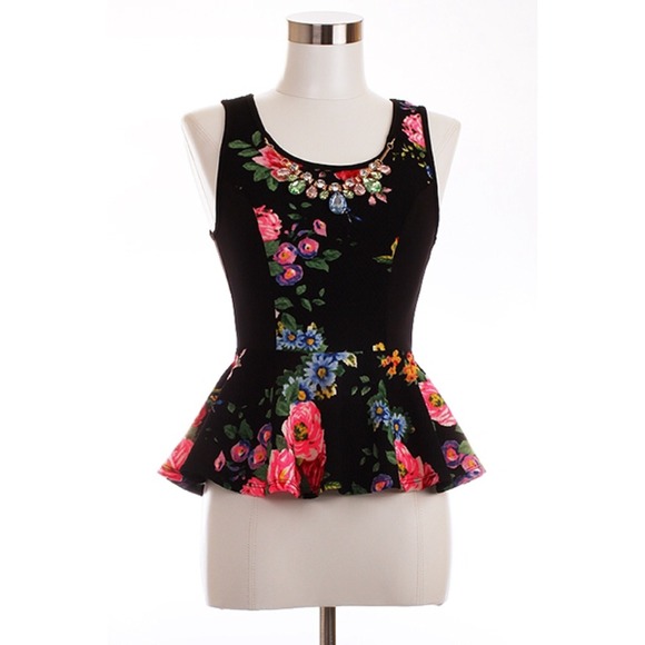 Tops - Peplum Flower Top w/necklace