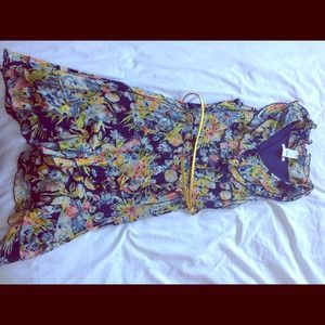 Beautiful floral dress perfect for summer!! 👗🌞