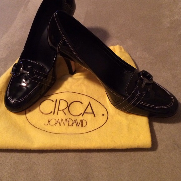 Joan & David pumps