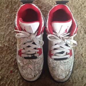 Air Jordan's 4's 👟 SIZE 5 YOUTH 👟