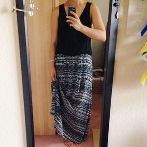 Brandy Melville Black and White Tribal Maxi Skirt
