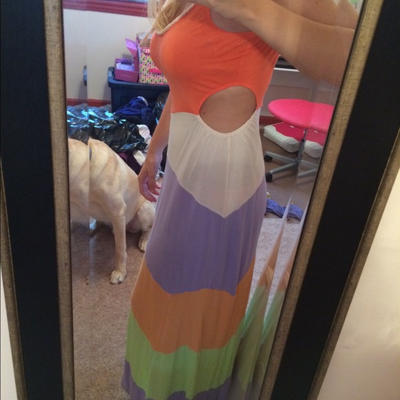 Dresses & Skirts - Maxi Dress