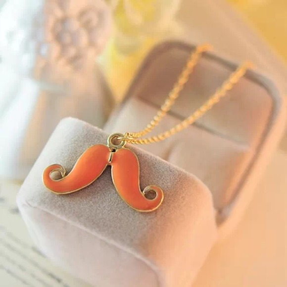 Gift with purchase $25 or more - Picture 2 of 4