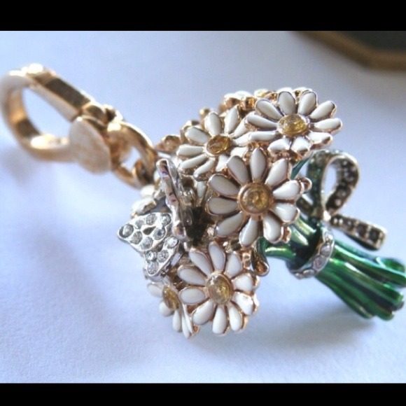 Juicy Couture Daisy Bouquet Charm