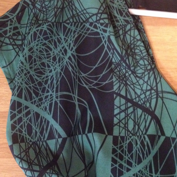 Forest green/black pattern dress - Picture 3 of 3