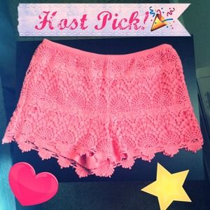 ☀️Summer Sale☀️🎉HP🎉Cute knitted coral shorts!