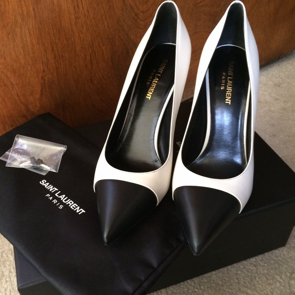 Yves Saint Laurent Shoes - Yves Saint Laurent Paris 80 Escarpin Pump