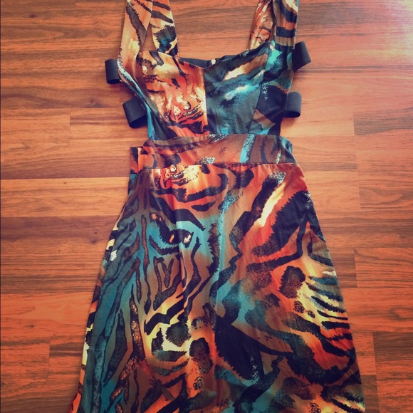 Nice dress ! Fits awesome
