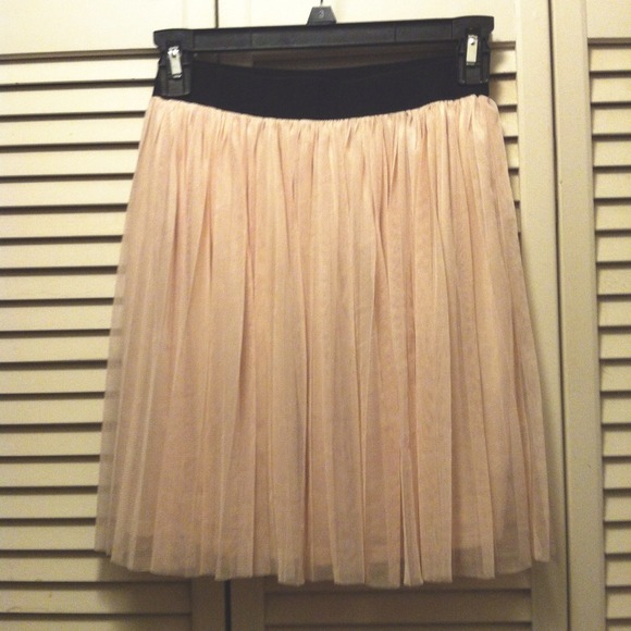 F21 tulle skirt 🌻