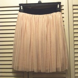 F21 tulle skirt 🌻