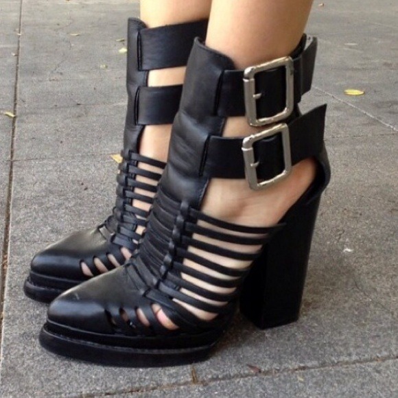 S O L D / / Jeffrey Campbell Cantu Caged