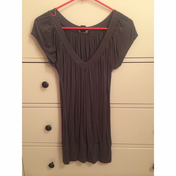 Grey v neck - Picture 1 of 1