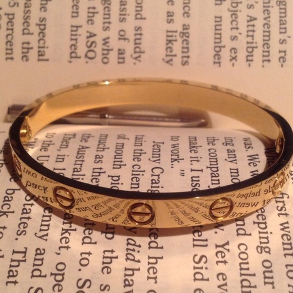 🎉💥ON SALE💥🎉18kt/Gold Titanium Steel Bracelet - Picture 2 of 2