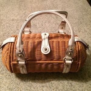 Unique Petit Panier - Wicker Basket Purse by Savoy Unique Petit Panier - Wicker Basket Purse by Savoy