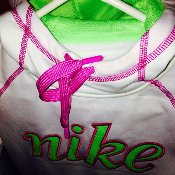 💟RESERVED💟Nike Thermal Neon Hoodie - Picture 2 of 2