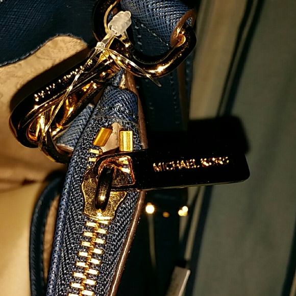 Sold qnzsh0rty20🎉Reduced 🎉Authentic Mk - Picture 4 of 4