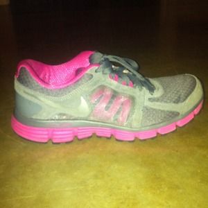 Nike Dual Fusion ST2 running shoes!