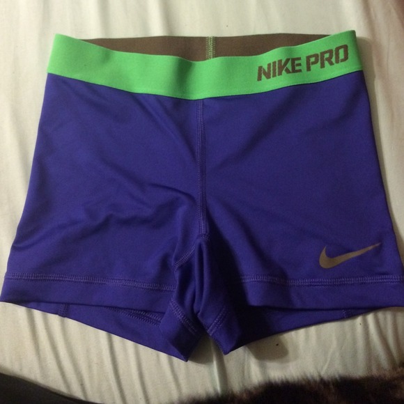 Nike pro