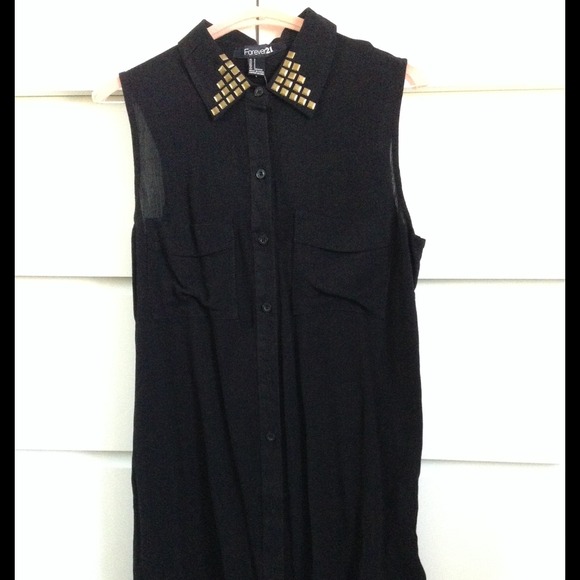 FOREVER 21 BLACK STUDDED COLLARED TOP