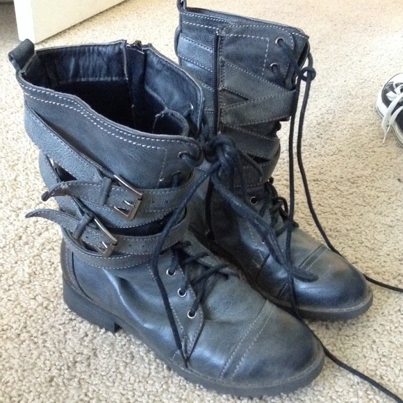 WASHED BLACK BUCKLE COMBAT BOOTS