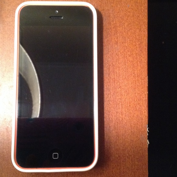 Holes Design Case For IPhone 5C 📱😚 (white) - Picture 2 of 2