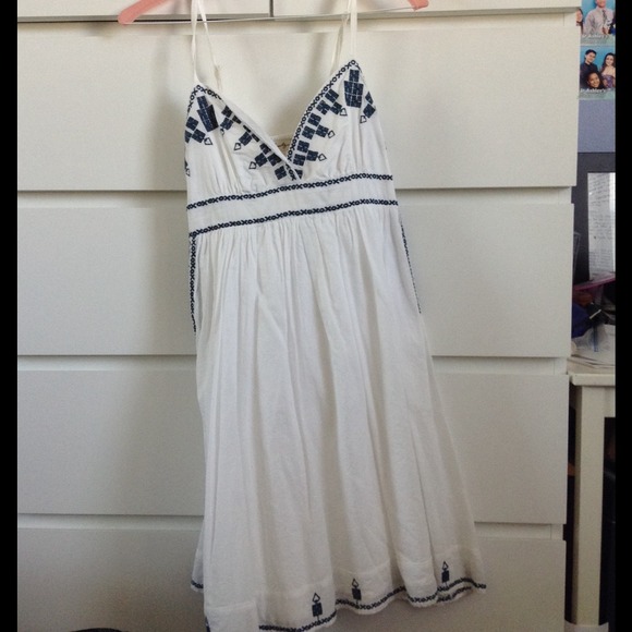 Forever 21 Dresses & Skirts - FOREVER 21 WHITE TRIBAL DRESS