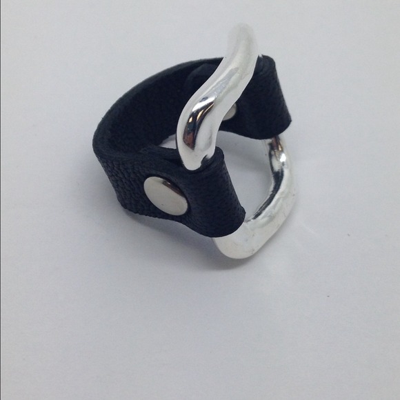 Leather ring - Picture 3 of 3