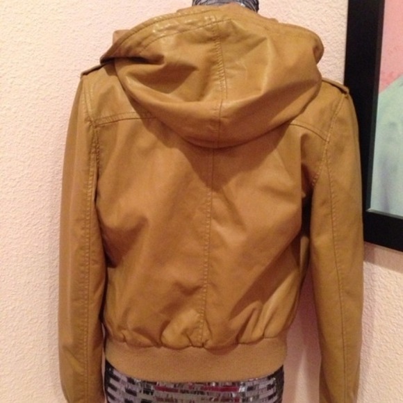 Tan jacket - Picture 2 of 3