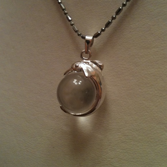 Pendent - Picture 2 of 2