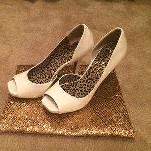 Jessica Simpson white heels