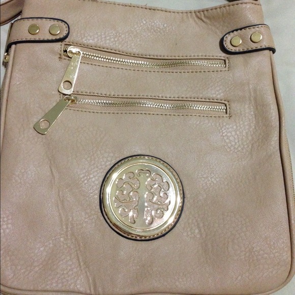 Cream croosbody cute bag - Picture 2 of 2