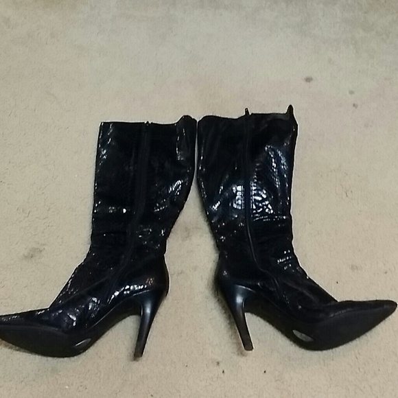 Boots - Picture 2 of 3