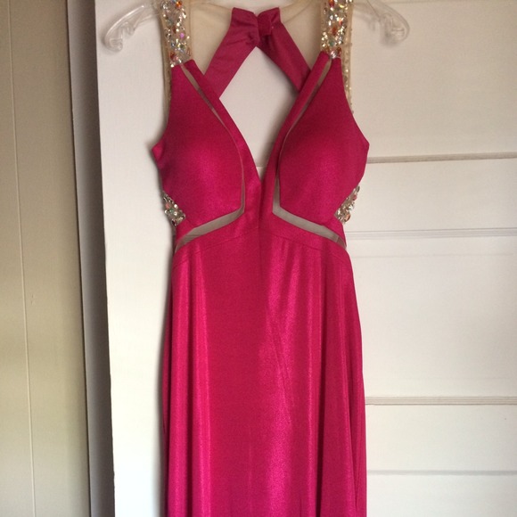 Beautiful Faviana prom gown!