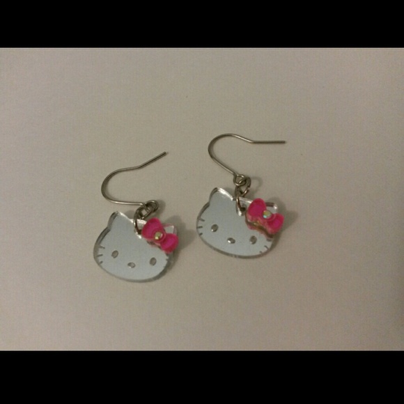 Cute hello kitty earrings.