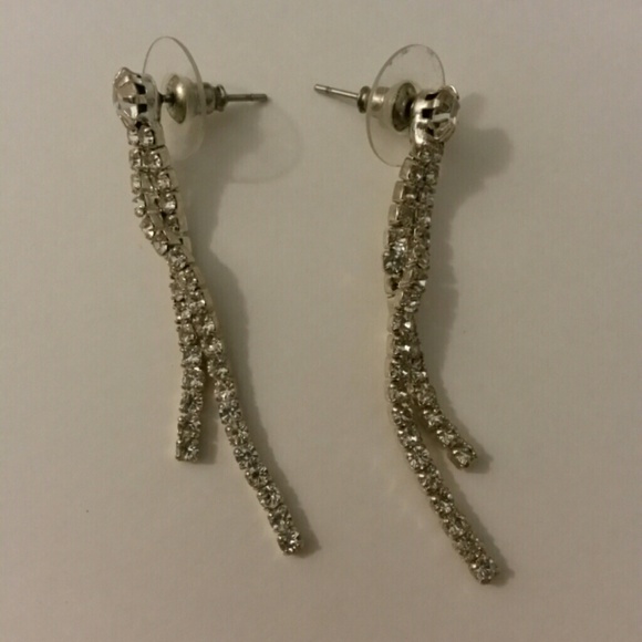 Fancy earrings. - Picture 2 of 2