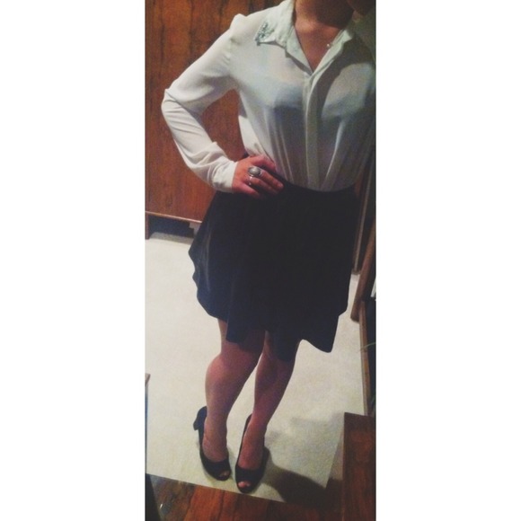 Hot Black Faux-Leather Skirt - Picture 2 of 4